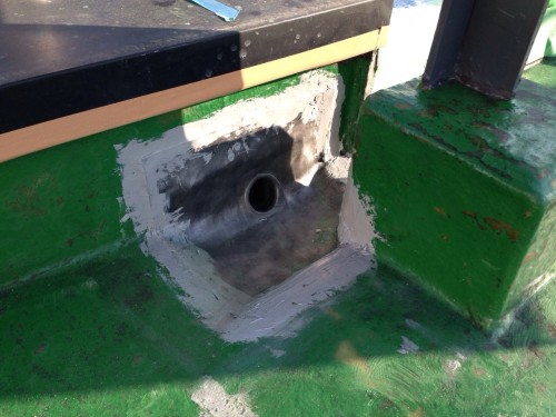 改修ドレン設置中