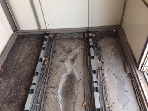 物置解体状況⑵