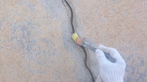 クラックプライマー