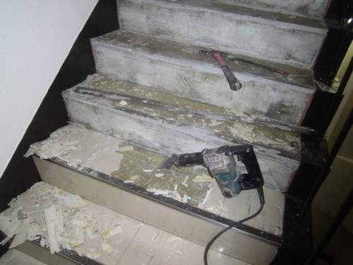 階段Pタイル撤去