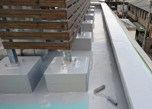 トップコート塗布(株)鈴木工業