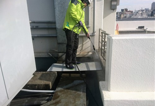 高圧洗浄作業