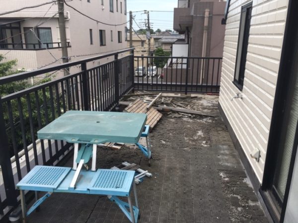 東京都三鷹市の鉄骨の一般住宅｜屋上・ベランダの雨漏り修理 施工事例