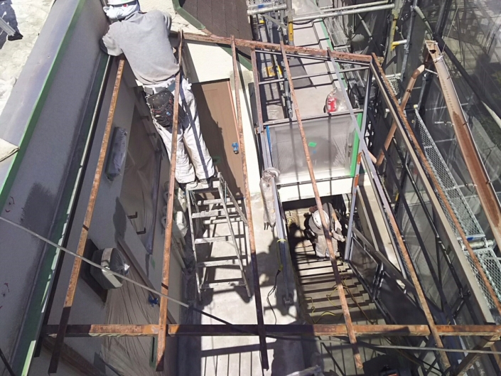 東京都港区南青山の某賃貸マンション｜雨漏り・壁の補修等の大規模修繕 施工事例