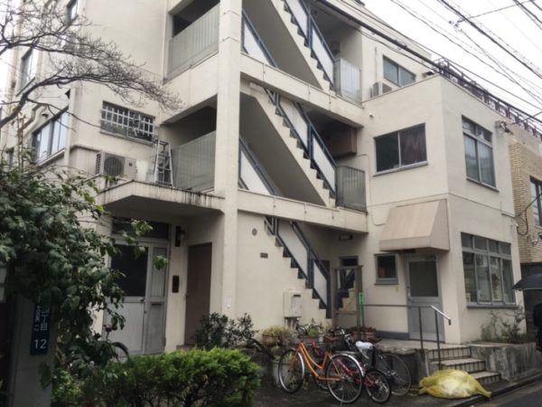 東京都港区南青山の某賃貸マンション｜雨漏り・壁の補修等の大規模修繕 施工事例