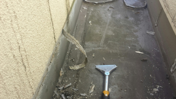 ベランダの雨漏り修理（ウレタン防水工事）｜品川区東大井のお客さま