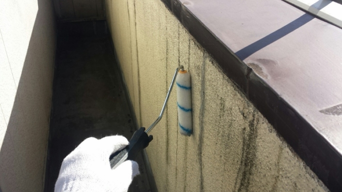 ベランダの雨漏り修理（ウレタン防水工事）｜品川区東大井のお客さま