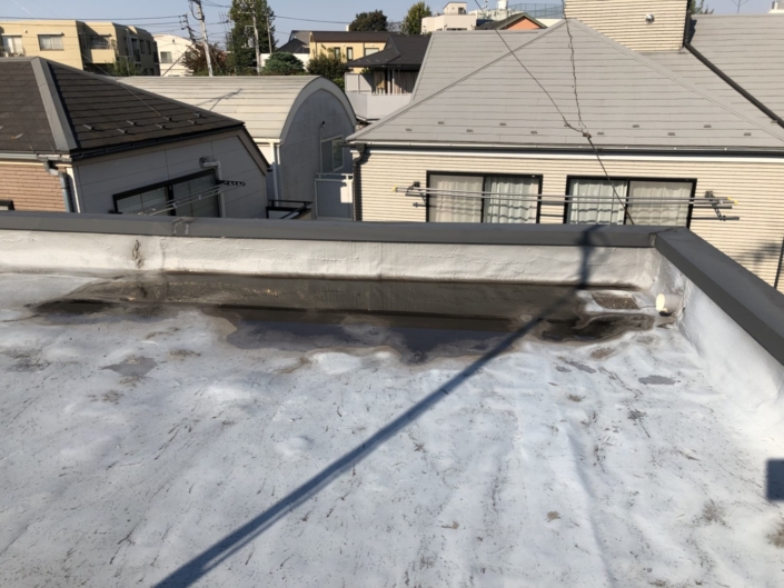 屋上の水たまり