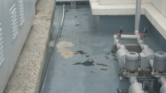 劣化した防水層