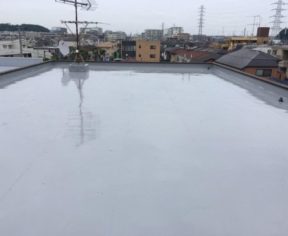 屋上の防水工事（ウレタンカバー工法）