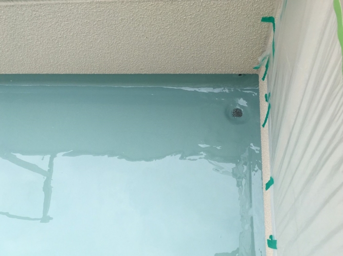 立ち上がりのウレタン2層目の塗布