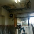 室内天井の雨漏り修理｜茨城県那珂市のビルにて防水工事中