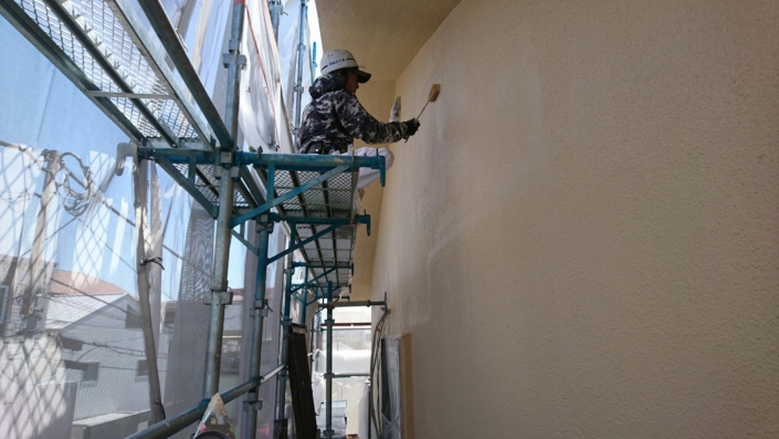 外壁の上塗り塗装